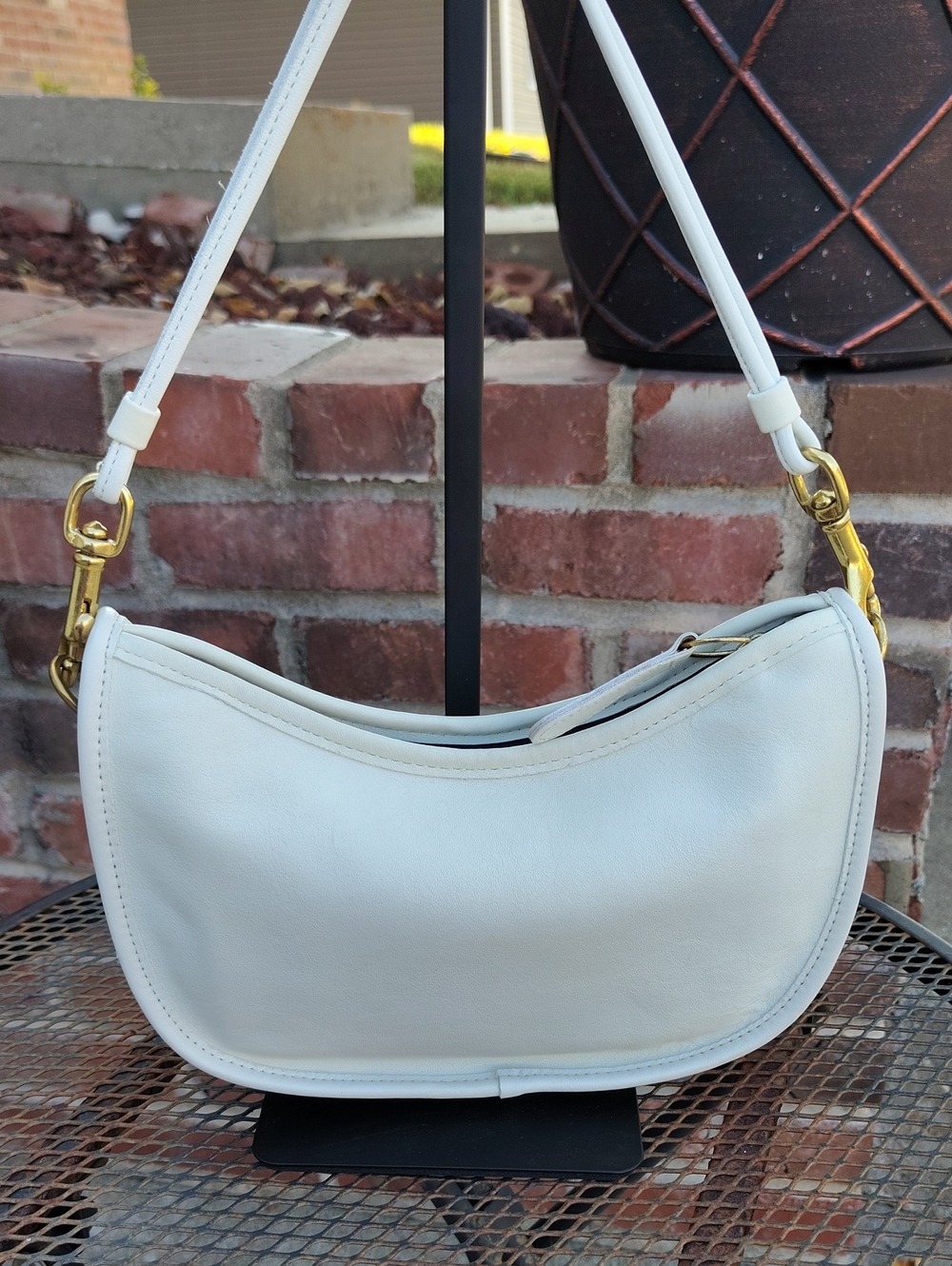 Vintage Coach Leather Swinger Crossbody Shoulder Bag Bone White Classic 80s USA - Picture 7 of 16